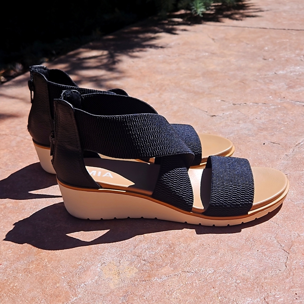MIA Womens Strappy Wedge Sandals, Black, Size 8